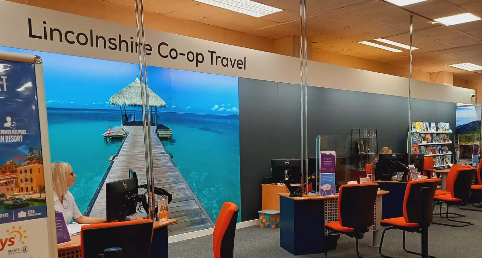 Monday - Saturday 9am - 5pm

Except Wednesdays - opens 9.45am

Travel money closes at 4.30pm

Closed on Sundays and Bank Holidays

To get in contact please call 01205 312 560.

Please note this number is for the Co-op Travel only. 
