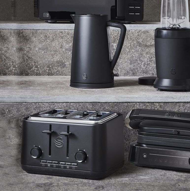 Swan ST34040BLKN Stealth 4 Slice Toaster Black Downtown