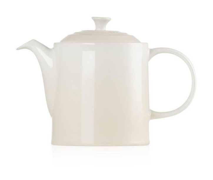 Le Creuset Grand Teapot Meringue Downtown