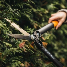 Fiskars HS72 PowerGear Hedge Shear