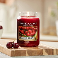 Yankee Candle Scented Jar Candle - Black Cherry