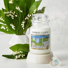 Yankee Candle Scented Jar Candle - Clean Cotton