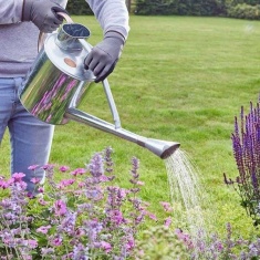 Smart Garden Long Reach Watering Can - 9L