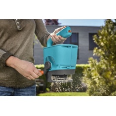 Gardena Handheld Spreader M - 1.8L