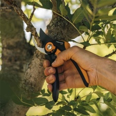 Fiskars Plus SmartFit Pruner Bypass P541