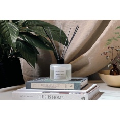 Made by Zen Fresh Linen Luxury Reed Diffuser Made by Zen Fresh Linen Luxury Reed Diffuser