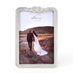 Amore Silver-Plated Infinity 3D Knot Frame - 4 X 6
