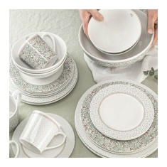 Laura Ashley Wild Clematis Set of 4 Dinner Plates