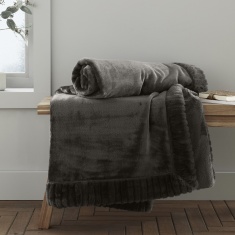 Catherine Lansfield Velvet & Faux Fur Throw 150x200cm - Charcoal Catherine Lansfield Velvet & Faux Fur Throw 150x200cm - Charcoal