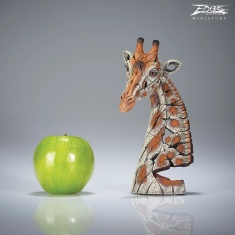 Edge Giraffe Bust Miniature