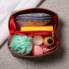 Gifted William Morris Strawberry Thief Wash Bag