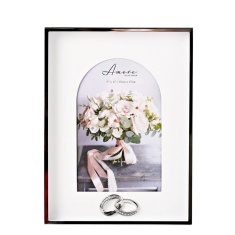 Amore Box Arch Photo Frame With Rings 4 X 6