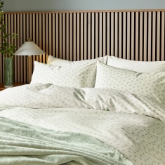 Helena Springfield Calico & Chalk Leaf Sprig Duvet Set - Green Helena Springfield Calico & Chalk Leaf Sprig Duvet Set - Green