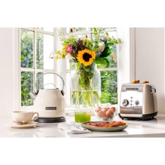 KitchenAid 5KEK1222BAC Traditional Dome Kettle 1.25L - Cream