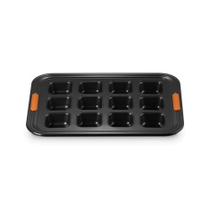 Le Creuset 12 Cup Brownie Tray