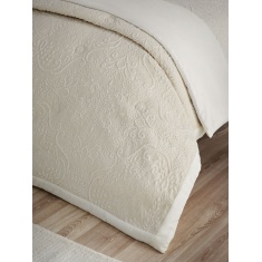 Catherine Lansfield Amelia Jacquard Bedspread 220x230cm - Cream