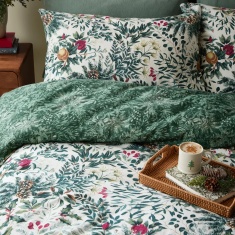 Wylder Winter Foliage Duvet Set - Pine Green