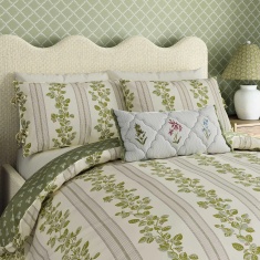 Sanderson National Trust Cobnut Duvet Set - Leaf Green