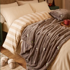 Furn Festive Puddings Throw 130x180cm - Mocha