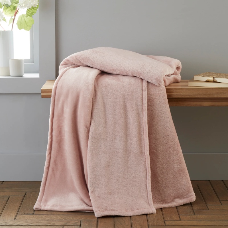 Catherine Lansfield Raschel Velvet Touch Throw Blush