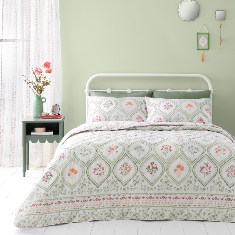 Catherine Lansfield Cameo Floral Bedspread 220x230cm