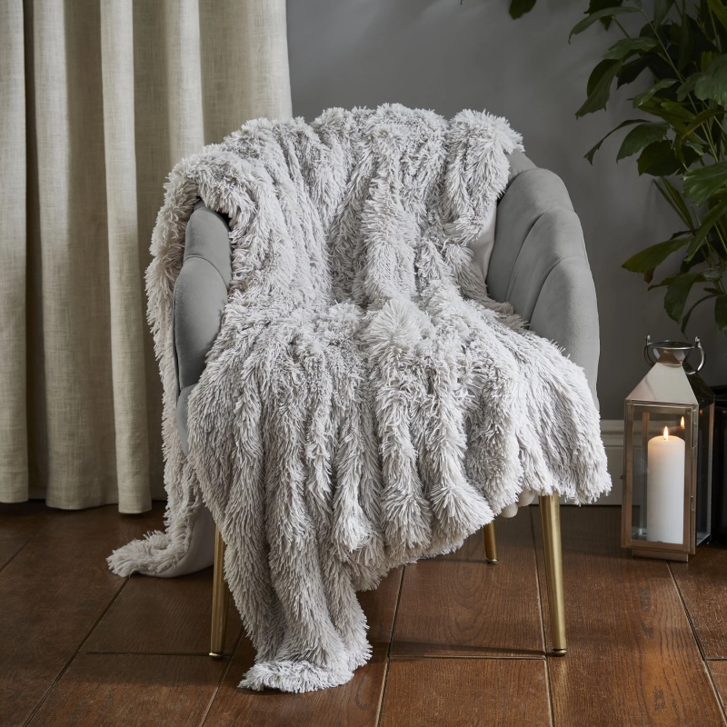 Catherine Lansfield Cuddly Large Family Throw - Silver