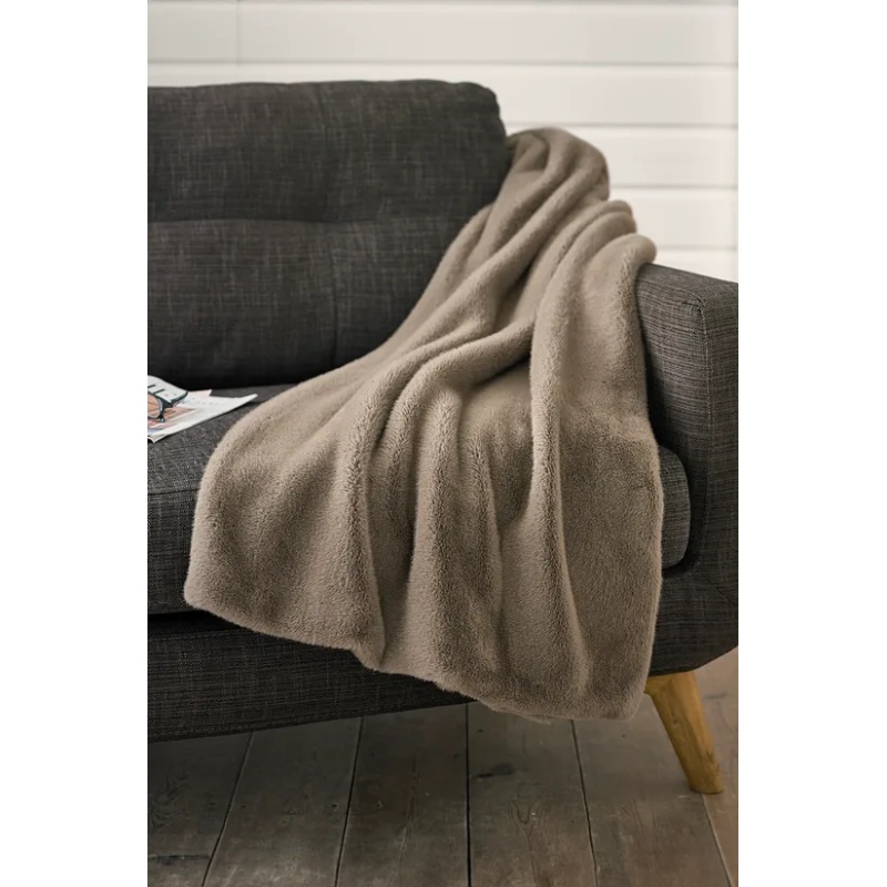 Deyongs Ashford Supersoft Faux Fur Throw - Fawn