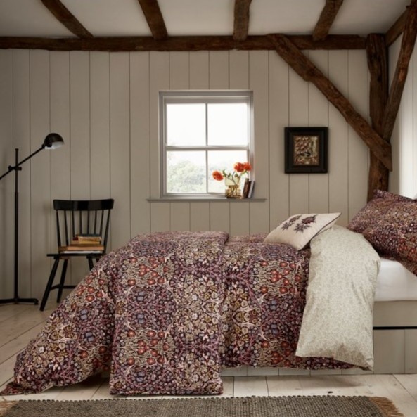 Morris & Co Blackthorn Damson Throw