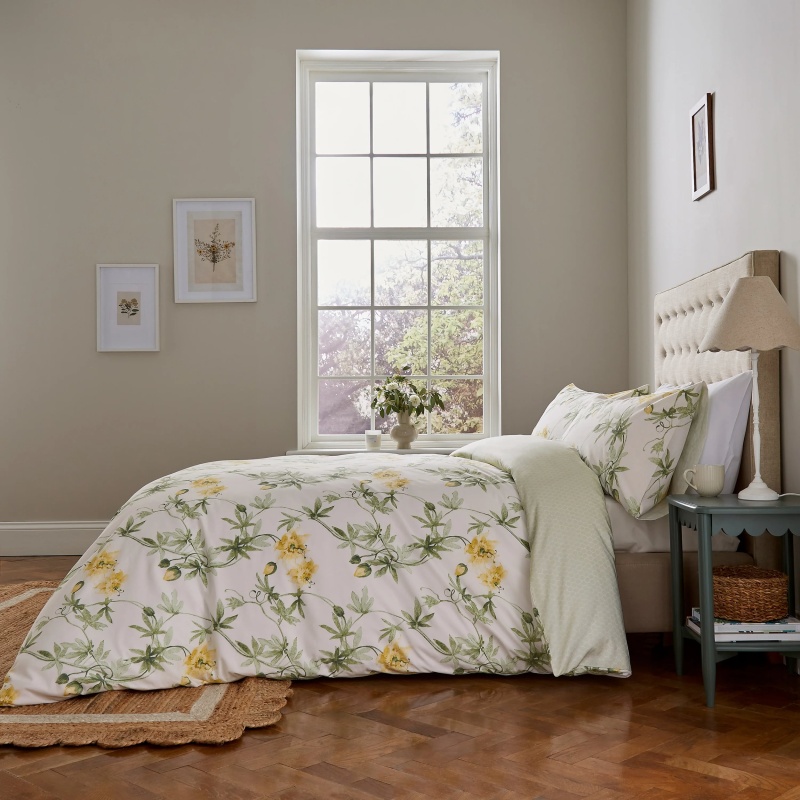 Fable Passionflower Duvet Set - Primrose & Soft Green