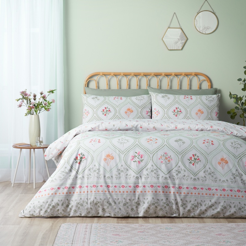 Catherine Lansfield Cameo Floral Duvet Set - Soft Green