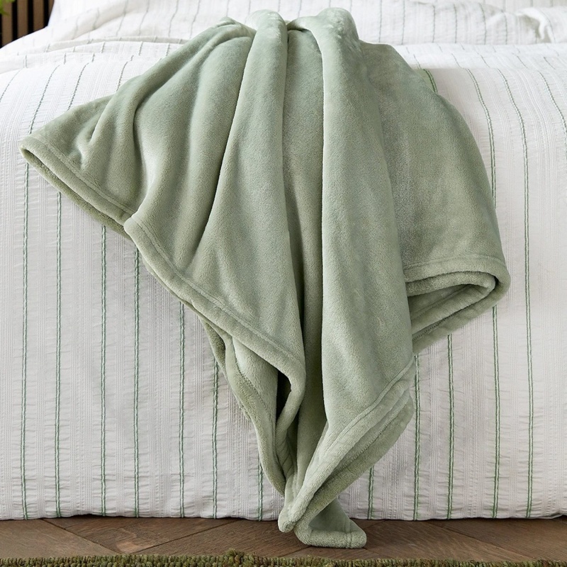 Helena Springfield Helena Springfield Calico & Chalk Snug Fleece Throw 140x180cm - Green
