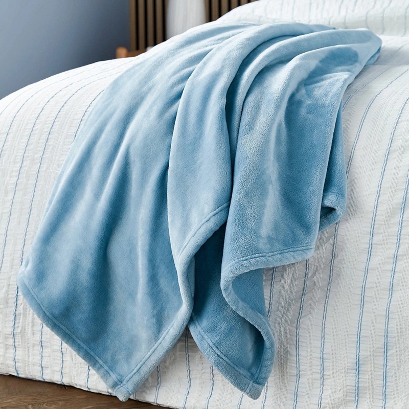 Helena Springfield Helena Springfield Calico & Chalk Snug Fleece Throw 140x180cm - Blue