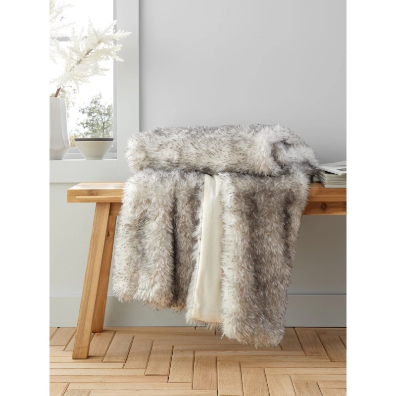 Catherine Lansfield Arctic Fox Cosy Faux Fur Blanket Throw Grey 130X170cm - Image 8